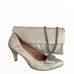 Women Le Babe Perla Leather Clutch Bag