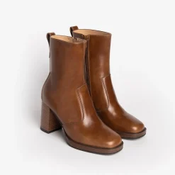 Women NeroGiardini Tan Ankle Boot